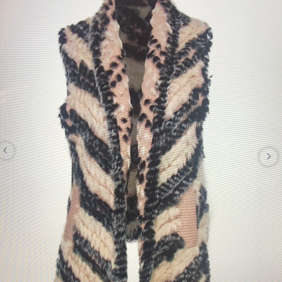 Beautiful on trend, Rabbit fur vest! - Picture 10 of 10